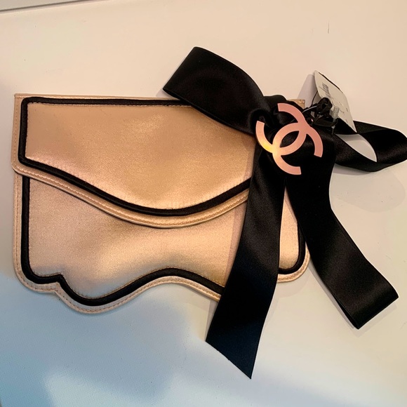 NWT RARE CHANEL 💕 Sakura Silk Ballerina Bag Pink Clutch Black Bow 🎀 Satin - Picture 16 of 16